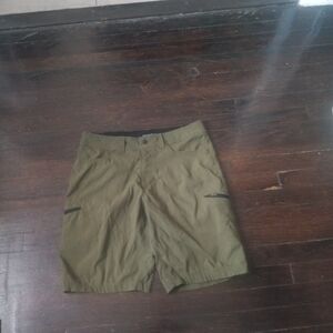 ZeroxPosur Men Shorts Size 32 Color Green Zip Button Pockets Cozy Comfort
